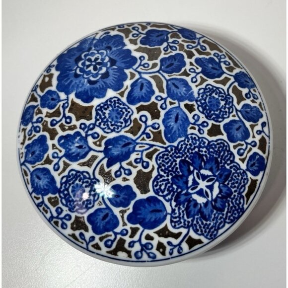Vintage TAKAHASHI Style Porcelain TRINKET Box Blue flowers Fine China 5.25" - Picture 3 of 9